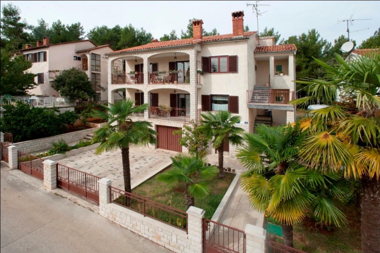 Mihaela Apartments Porec Bagian luar foto